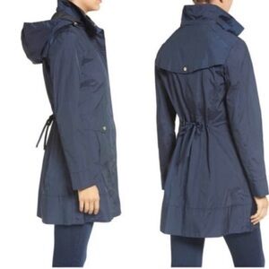 Cole Haan Packable Signature Raincoat in Dark Blue Large